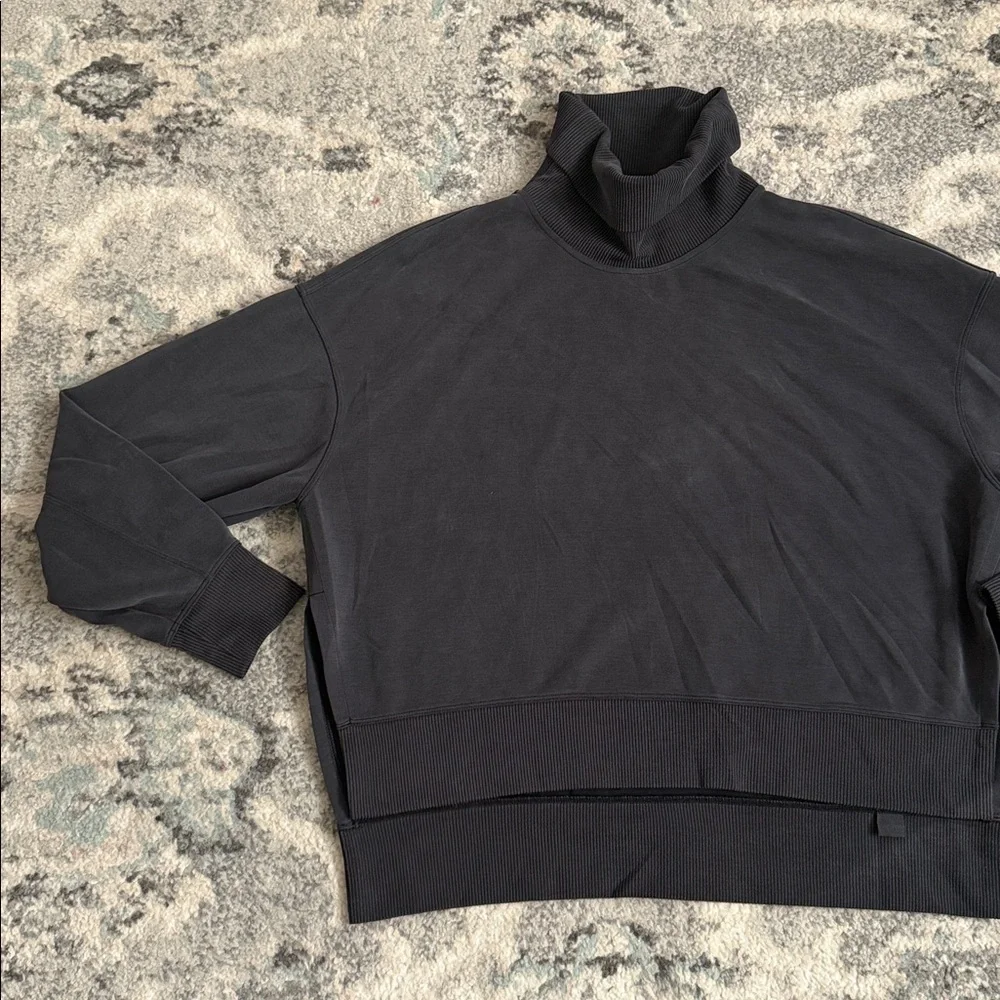 Lululemon Softstreme Turtleneck Pullover in Black